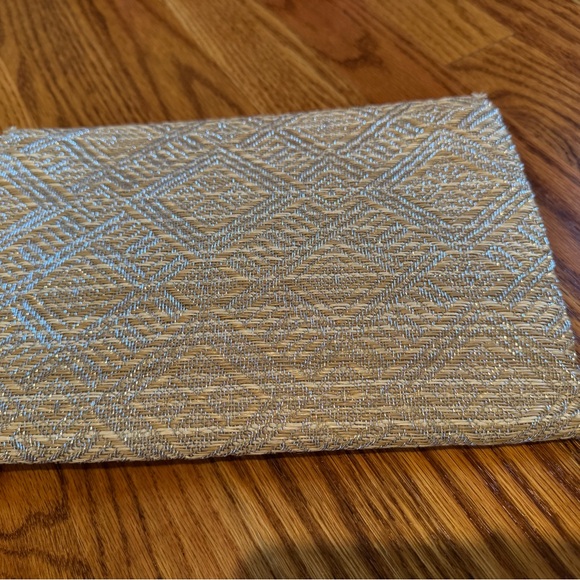 Clutch - Picture 6 of 6